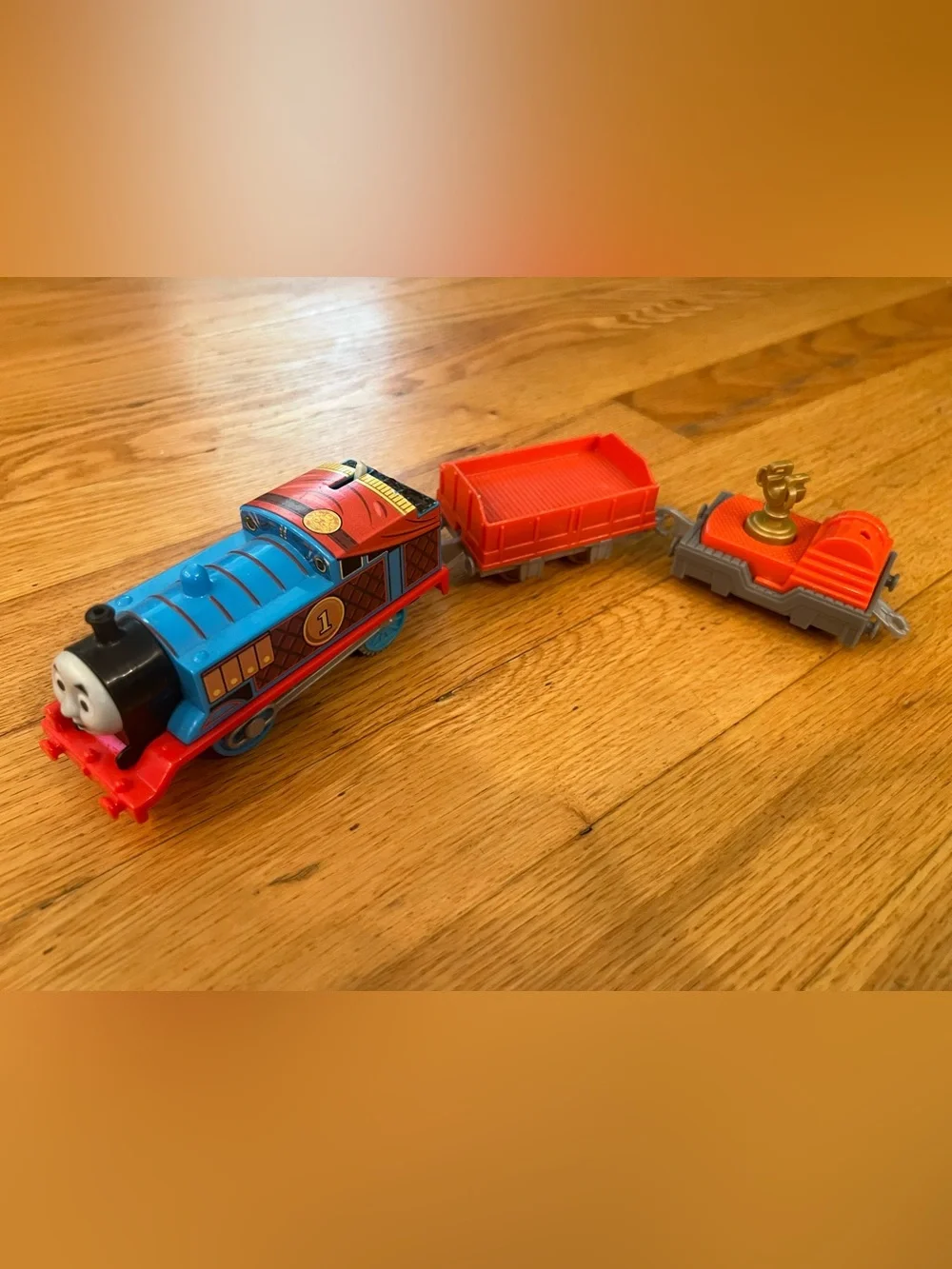 Thomas & Friends Blue Engine with Red Cargo Cart trackmaster train
